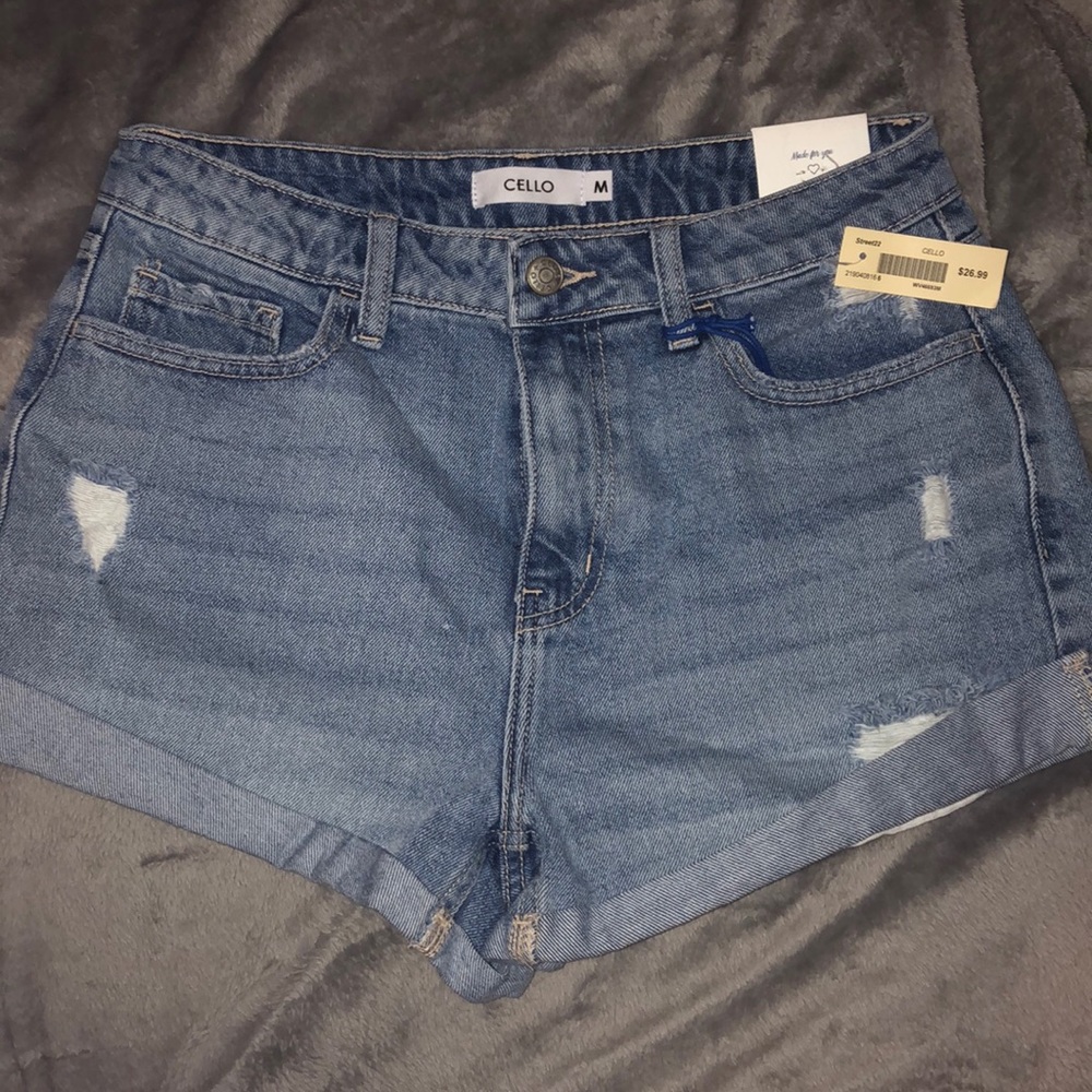 Mid-rise shorts